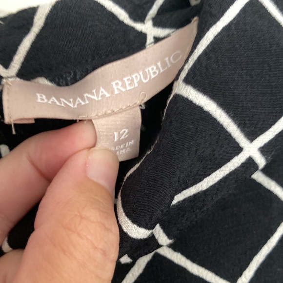 Banana Republic sleeveless window-pane black and white top - Picture 9 of 12